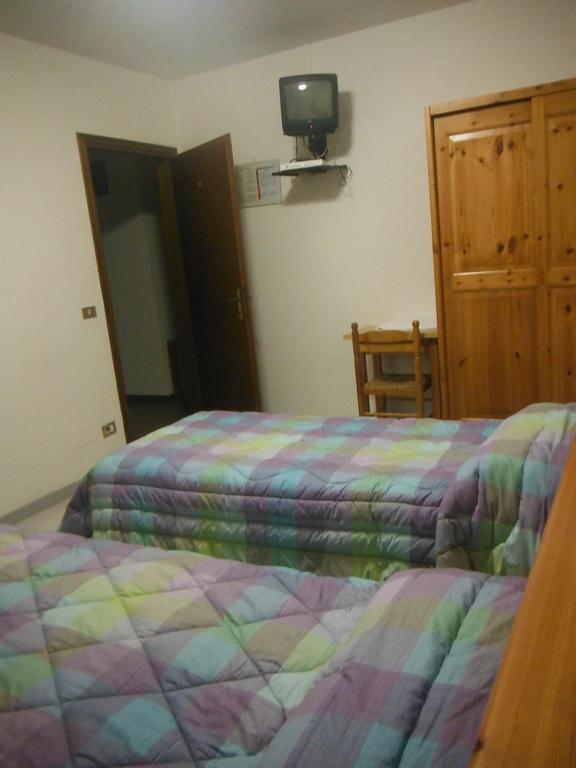 Hotel Mochettaz Aosta Zimmer foto
